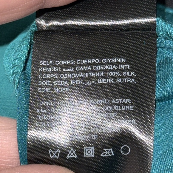 Bebe 100% Silk Long Sleeve Cropped Blouse - Picture 12 of 12